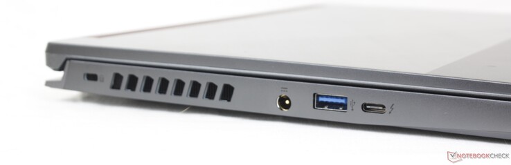 左边：Kensington锁，AC适配器，USB-A 3.2 Gen. 2，USB-C w/ Thunderbolt 4 + DisplayPort 1.4