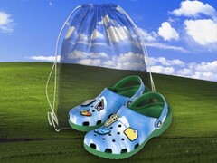 带有幸福壁纸设计和微软 jibbitz 魅力的 Windows xp 鳄鱼（图片来源：微软）