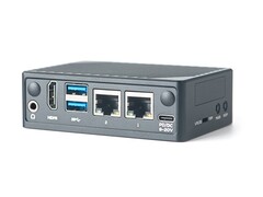 NanoPi M5 可与外壳一起订购（图片来源：FriendlyELEC）