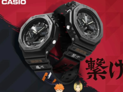 卡西欧 G-Shock GA-B2100-1A1PRW（左）和 G-Shock GA-B2100-1A1PRY（右）。(图片来源：@morgan_gshock on Instagram）