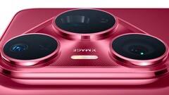 醒目的红色：华为在发布会前展示 Pura 80 Pro+ 的相机模块。(图片来源：华为）