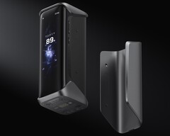 Rapid Pro X 电源箱有一个大显示屏，支持可拆卸配件。(图片来源：EcoFlow）