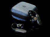iFi Go Pod Air 可通过 2 针或 MMCX 连接器与 IEM 相连。(图片来源：iFi Audio）