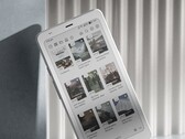 Boox Palma 2 Pro 配备彩色显示屏，支持 5G 双卡双待。(图片来源：博克斯）