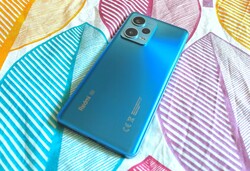 在审查中：小米Redmi Note 12 Pro+ 5G。测试设备由：