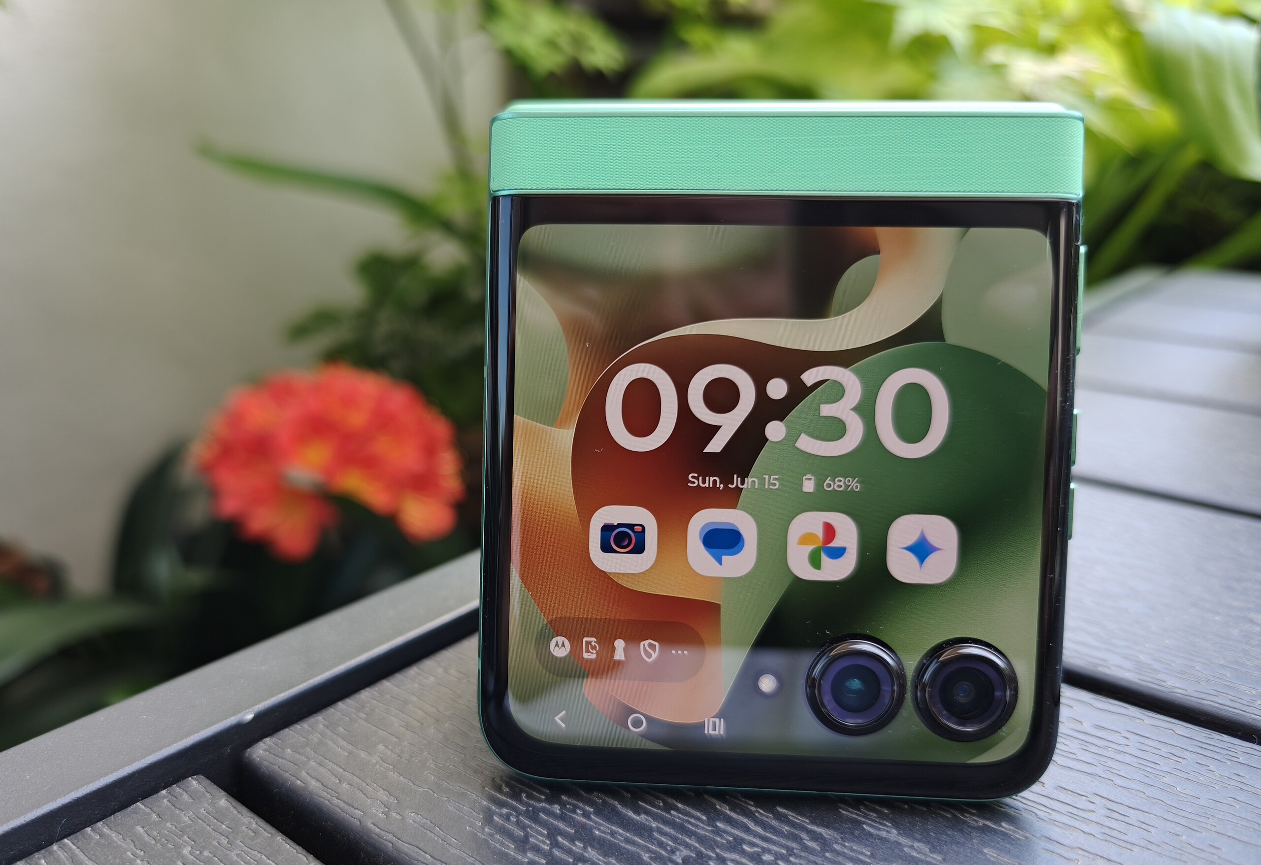 摩托罗拉 Razr 60