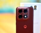 摩托罗拉 Edge 70 Pro 凭借四颗 5000 万像素摄像头力求给人留下深刻印象。