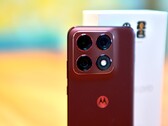 摩托罗拉 Edge 70 Pro 凭借四颗 5000 万像素摄像头力求给人留下深刻印象。