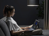 华硕Zenbook Pro 17起价1499欧元，配备Ryzen 7 6800H APU。(图片来源：华硕)