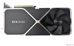 RTX 4090是市场上第一个RTX 40卡。