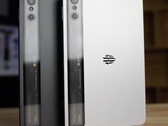 RedMagic Gaming Tablet 3 Pro 上市时将有两种颜色可供选择。(图片来源：RedMagic）