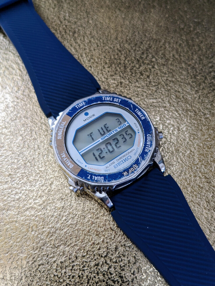 1982 年的原版精工 Rotocall。(u/sleimanbs via r/Watchexchange on Reddit)