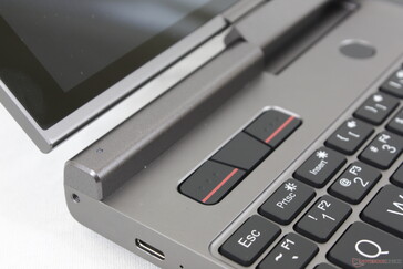 受ThinkPad启发的专用鼠标按钮