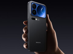 在最新的性能排行榜上,小米 17 系列获得了最高分。图:小米 17 Pro 背面。(图片来源:小米)