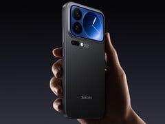 在最新的性能排行榜上，小米 17 系列获得了最高分。图：小米 17 Pro 背面。(图片来源：小米）