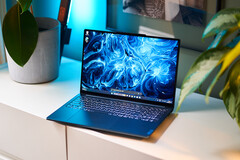 联想Yoga Pro 9i：新的高端专业消费者笔记本电脑配备迷你LED屏幕和GeForce RTX 4070