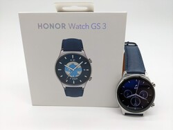在审查中。 Honor Watch GS 3。测试设备由德国Honor 。
