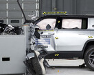 Rivian R1S SUV在IIHS的碰撞测试中获得高分。(图片来源：IIHS)