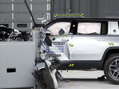 Rivian R1S SUV在IIHS的碰撞测试中获得高分。(图片来源：IIHS)