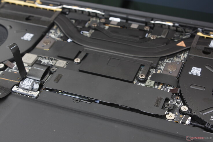 无辅助 M.2 固态硬盘选项