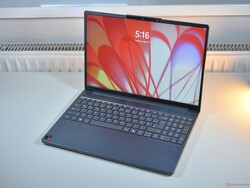 15 英寸 IdeaPad Slim 3 是一款经济实惠的办公笔记本电脑