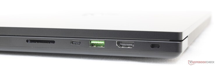 右边。SD读卡器，USB-C 3.2 Gen. 2 w/ Thunderbolt 4 + Power Delivery + DisplayPort 1.4，USB-A 3.2 Gen. 2，HDMI 2.1，Kensington锁