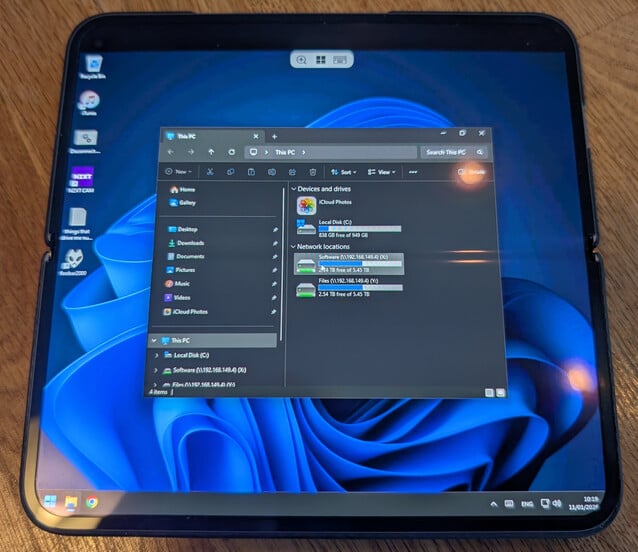 在使用远程桌面、VNC 和其他远程管理工具时,可折叠设备无疑更具优势。但仍有一些不足之处(图片来源:Notebookcheck)