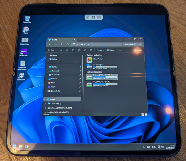 在使用远程桌面、VNC 和其他远程管理工具时，可折叠设备无疑更具优势。但仍有一些不足之处（图片来源：Notebookcheck）