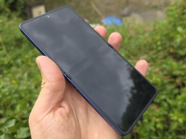 三星Galaxy Z Flip7 评测。(图片来源：Marcus Herbrich）