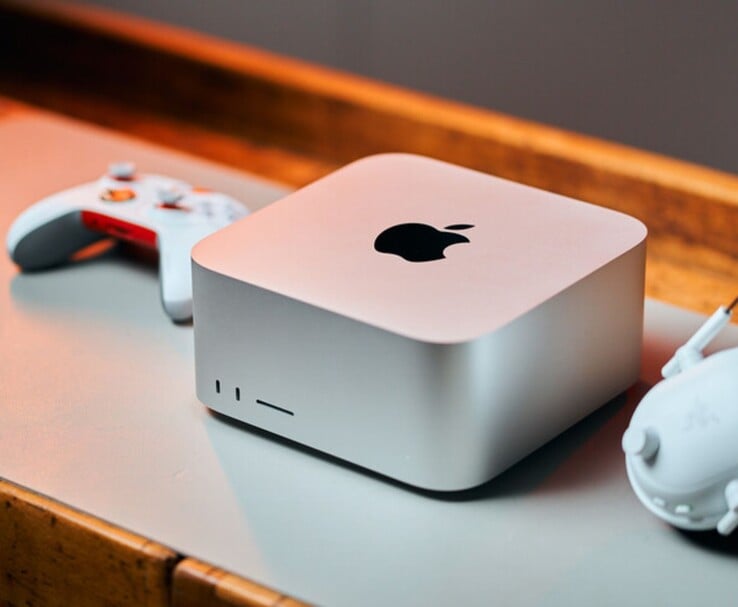 Apple 放置在办公桌上的 Mac Studio 桌面（图片来源：Notebookcheck）