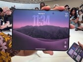 经过多年的等待，苹果首款折叠屏手机 iPhone Duo 终于面世。