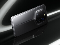 Honor Magic7 RSR Porsche Design 有玛瑙灰和普罗旺斯两种外观。(图片来源:Honor)