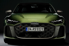 电气化动力之源：新款奥迪 RS 5 PHEV 将 V6 双涡轮增压发动机与电力相结合，系统总输出功率达 639 马力，起价约为 115,000 美元。