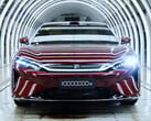一辆 BYD Da Han 已在中国下线,标志着王朝系列第 1000 万辆汽车正式下线。