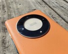 使用两年后的Honor X9b。(图片来源：Darryl Linington - NoteBookCheck）
