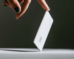 Nomad Tracking Card Pro 可以像 AirTag 一样定位（图片来源：Nomad）