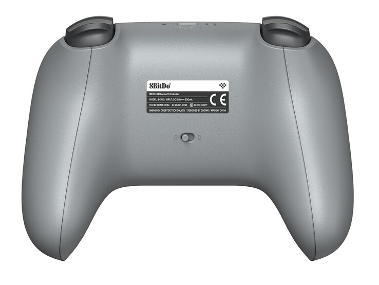 8BitDo 64 Classic Grey 还配备了 500 mAh 可充电电池。(图片来源：8BitDo）