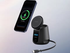 MagStand 充电站可同时为三台设备充电。图为黑色款充电底座。