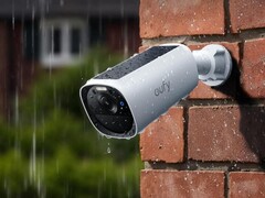 Anker 带有太阳能电池板的 eufyCam E40（如图）已在欧洲上市。(图片来源：eufy）