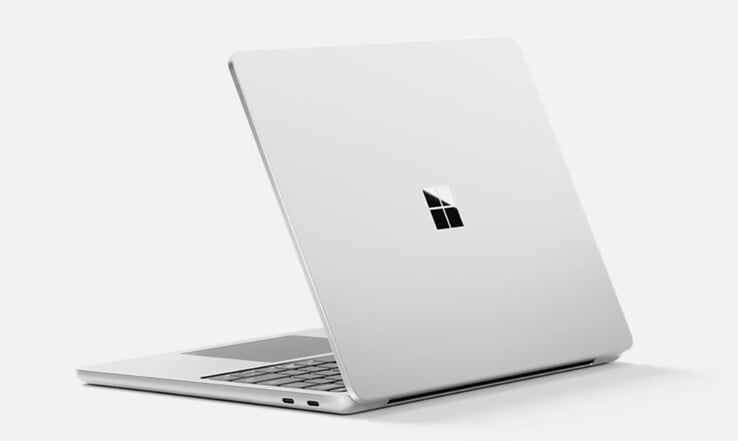 新款 13 英寸 Surface Laptop 并非经过 Copilot+ 认证的电脑。