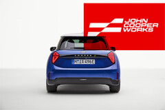 新款 Mini Cooper SE 最终将以 John Cooper Works 版本发布，该版本有望带来更多性能、乐趣和造型变化。(图片来源：Mini - 已编辑）