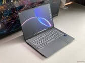Asus Googlebook 14 笔记本电脑评测 - 配备 Glowbar 的 ExpertBook Ultra