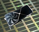 RTX 4090 Founders Edition 于 2022 年 10 月推出，配备 24GB GDDR6X 内存。(图片来源：Notebookcheck，Unsplash，已编辑）