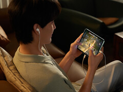 该报道很可能是关于红米 K Pad 2 的。图:第一代平板电脑的宣传图,显示游戏场景