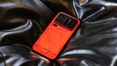 全球版 Xiaomi 18 Pro (Max) 不会在欧洲推出透明红版本,不过你可以期待另一种红色版本。