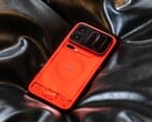 全球版 Xiaomi 18 Pro (Max) 不会在欧洲推出透明红版本,不过你可以期待另一种红色版本。