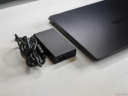 150 瓦电源适配器