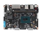 Youyeetoo K1 的英特尔 N100 计算模块通过 SO-DIMM 风格的边缘连接器与载板相连