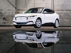 福特野马 Mach-E 在 2023 年第二季度销量大幅增长。(图片来源:福特)