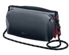 OnePlus Crossbody Bag 目前仅在中国有售。(图片来源：OnePlus）